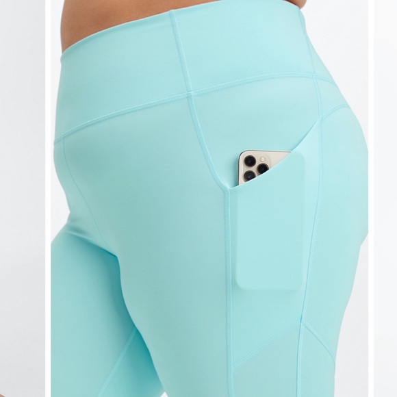 Fabletics Yitty Plus Size Oasis PureLuxe High-Waisted Twist 7/8 Legging 4X - Picture 4 of 7